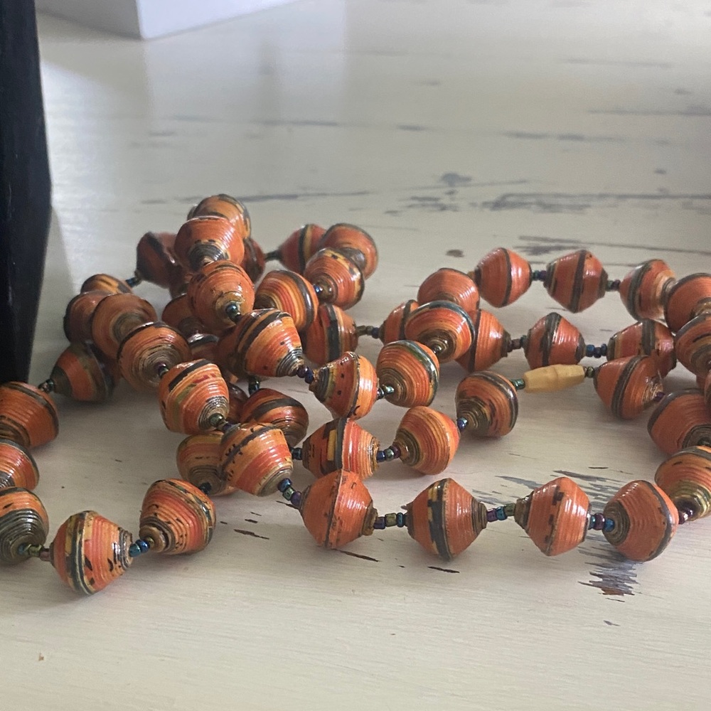 Vintage Orange Beaded Necklace - Picture 3 of 5